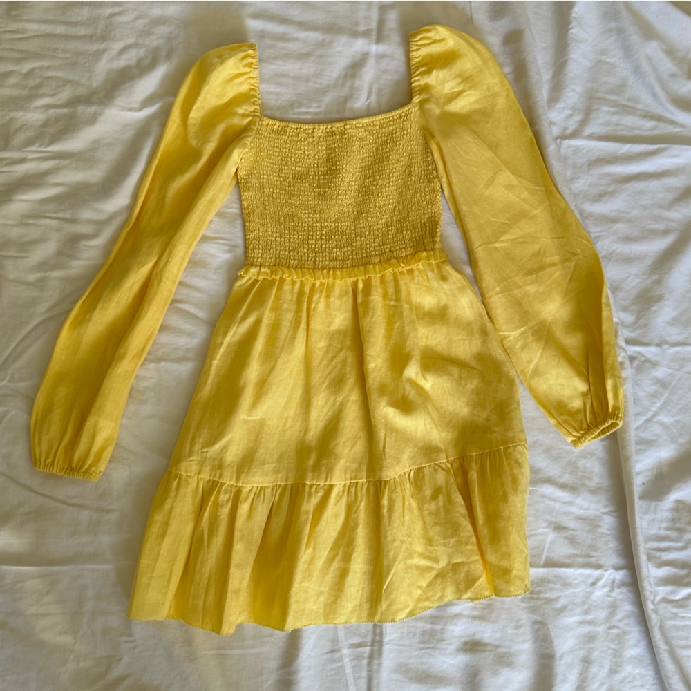 Aritizia yellow dress really good condition only wore it once
